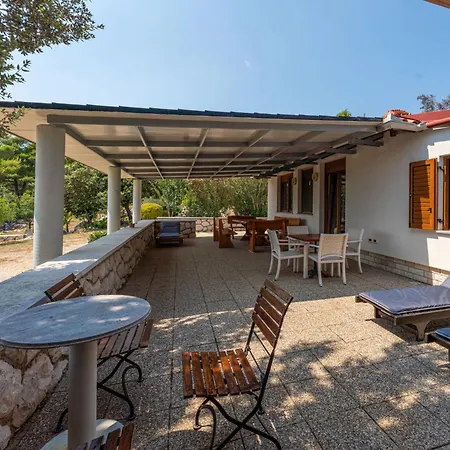 Dundo House By Interhome Ferienhaus Rab Town