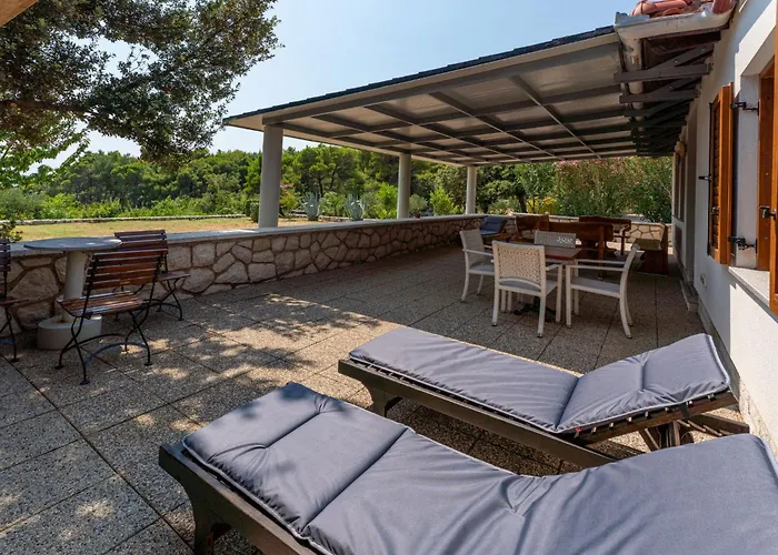 Dundo House By Interhome