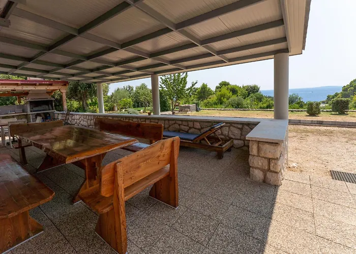 Dundo House By Interhome Rab Town