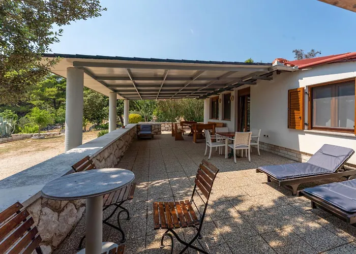 Dundo House By Interhome Casa vacanze Rab Town